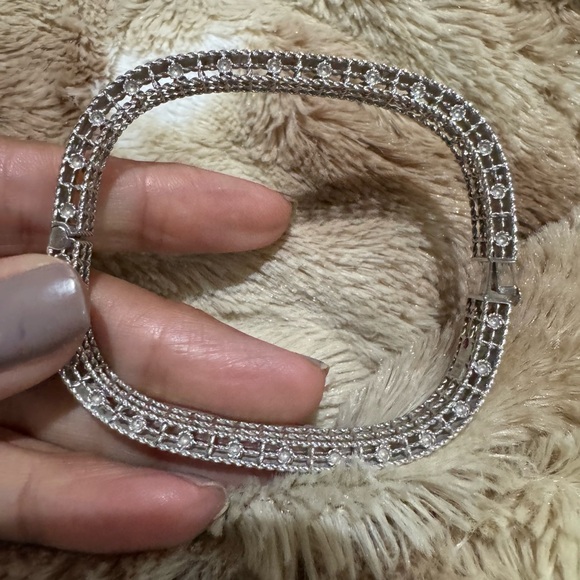 Roberto Coin Princess Diamond Bangle Bracelet 18K White Gold. - Picture 15 of 16